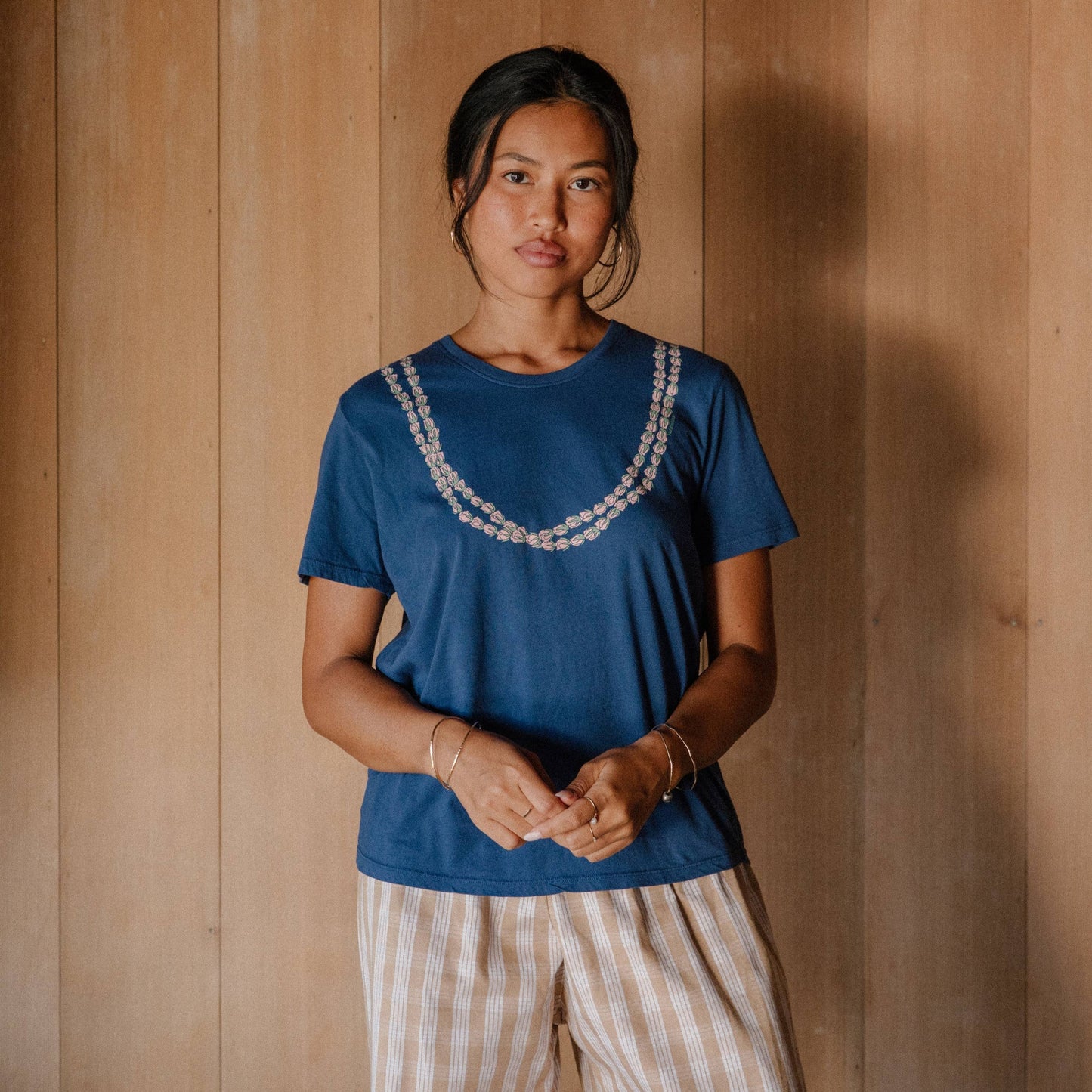 Lei Lokelani Tee - Navy