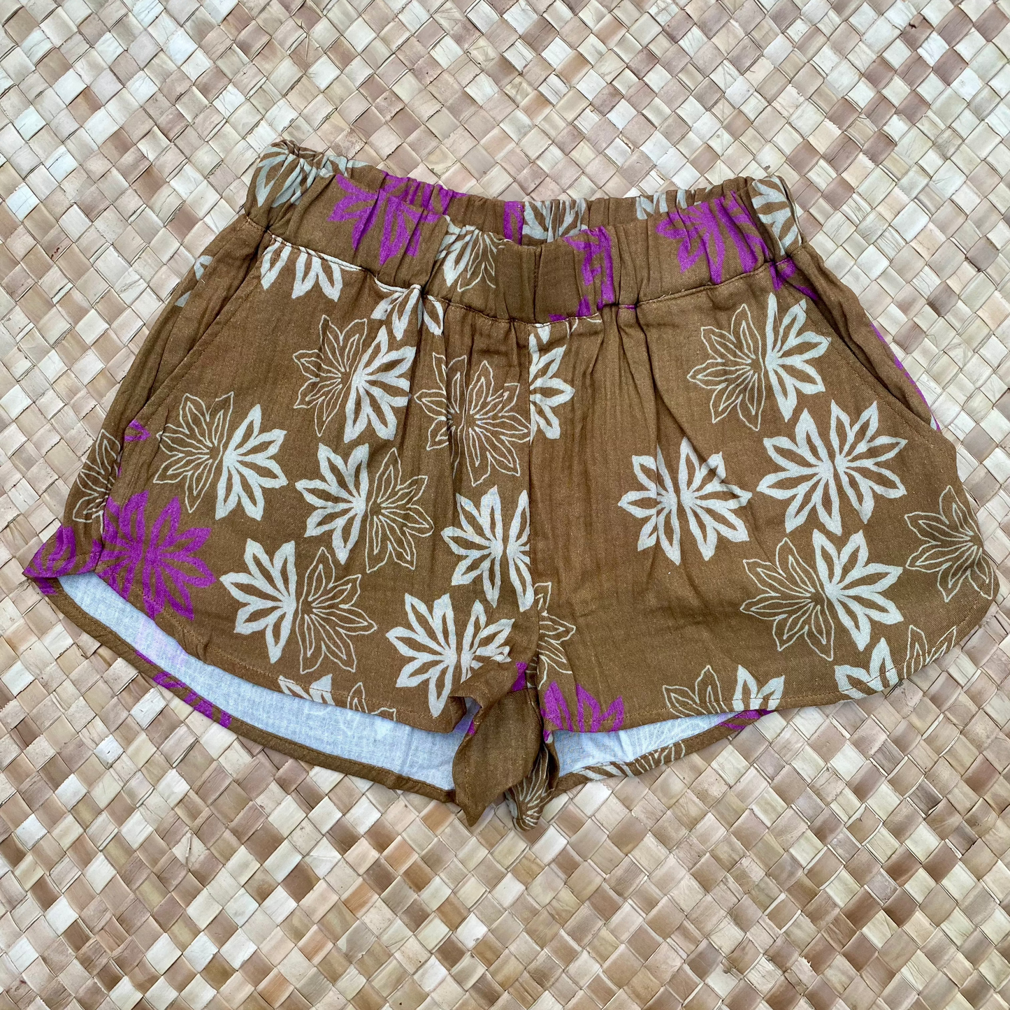 Makawao Shorts - Naupaka