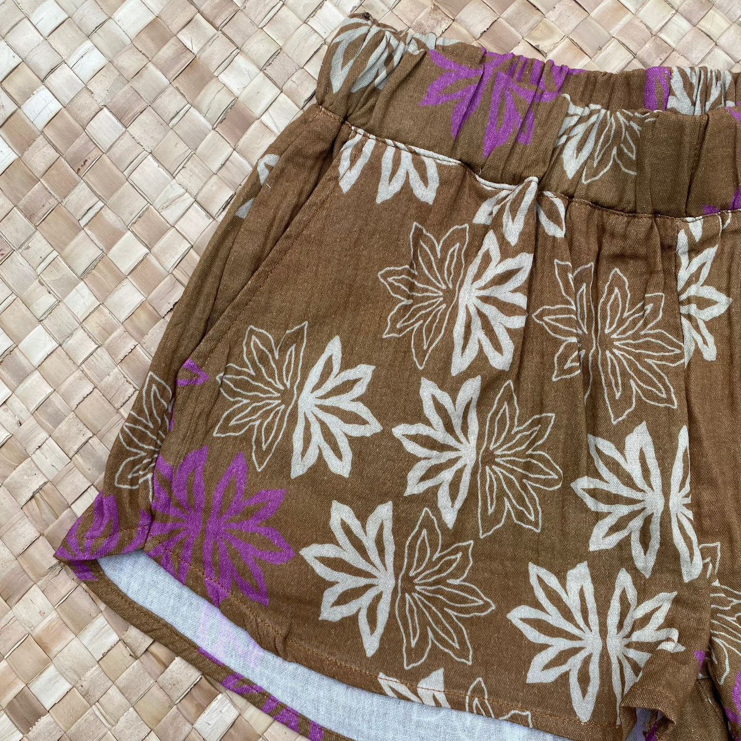 Makawao Shorts - Naupaka