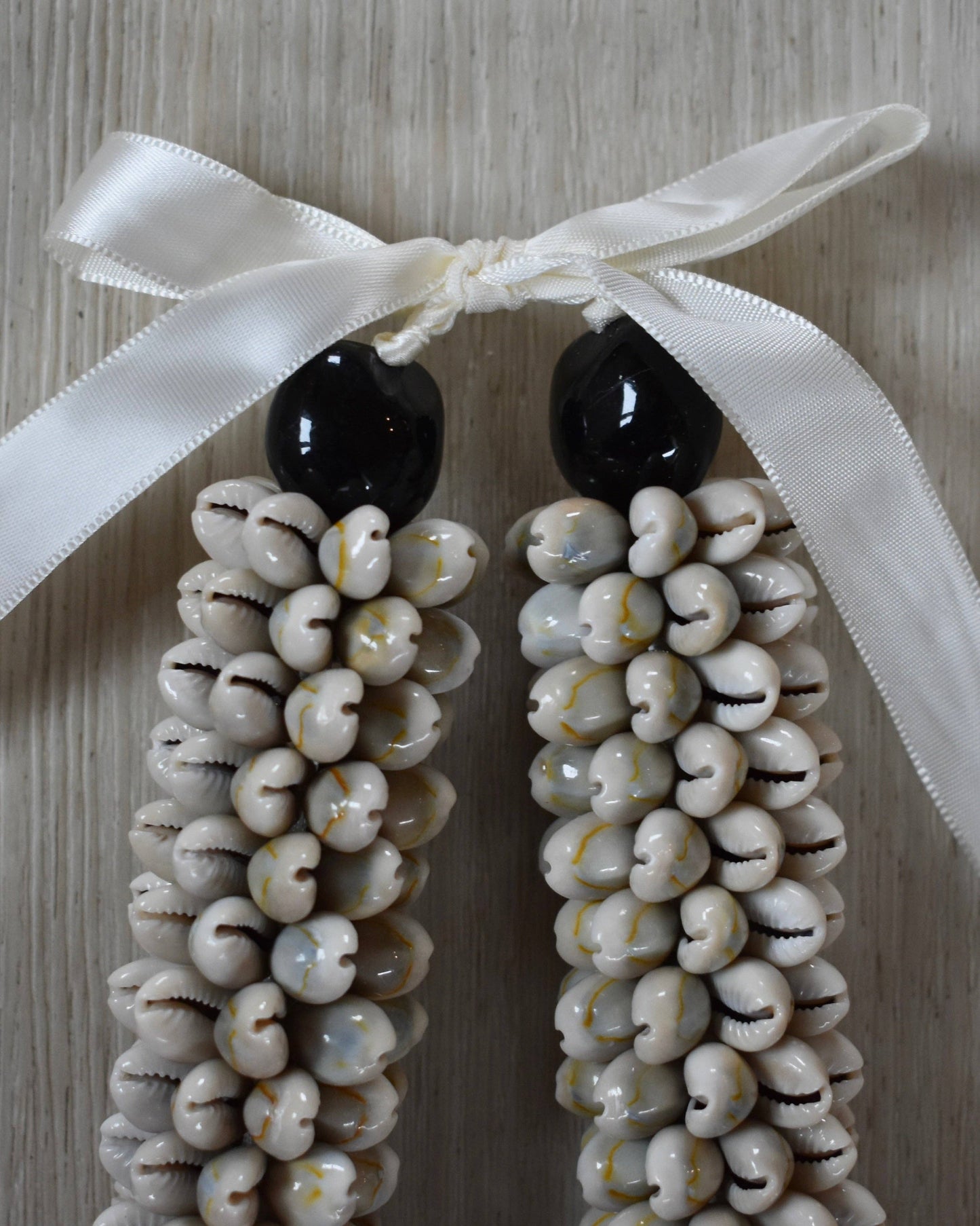 Chunky Grey Cowrie Shell Lei