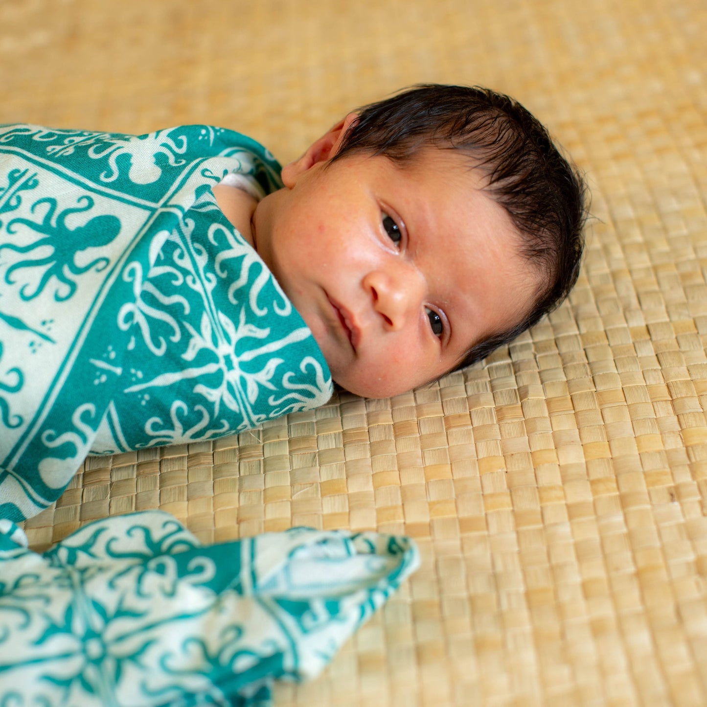 Teal Heʻe Kapa Moe - Swaddle