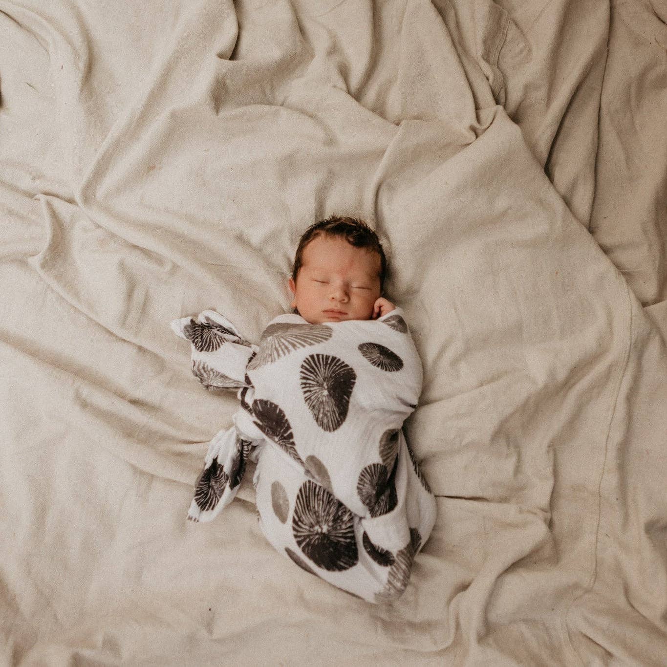 BW ʻOpihi Kapa Moe - Hawaiian Bamboo Swaddle Blanket