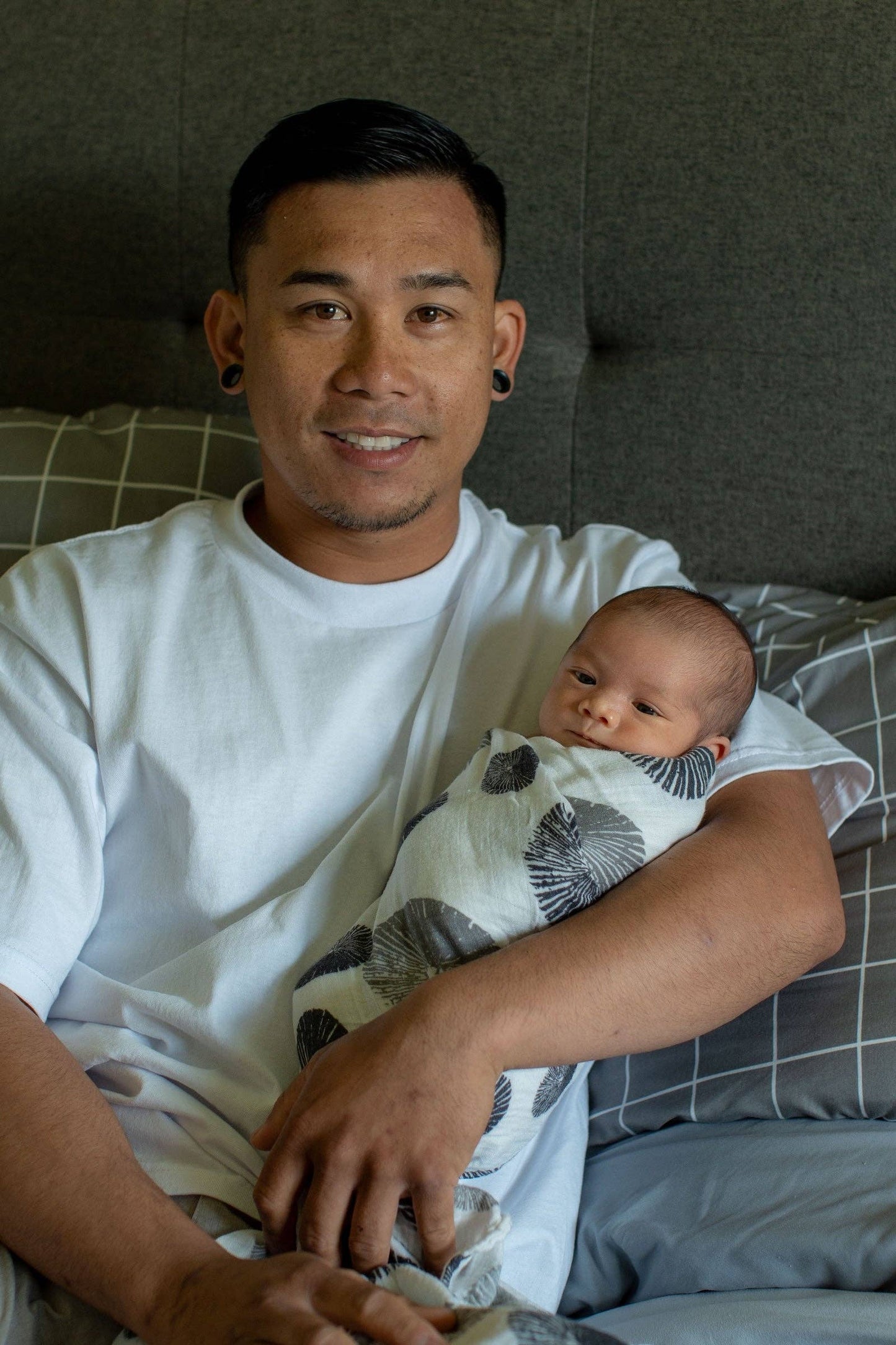 BW ʻOpihi Kapa Moe - Hawaiian Bamboo Swaddle
