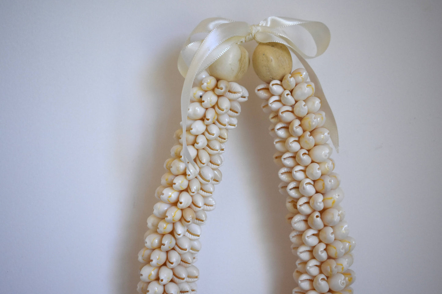 Chunky Cowrie Shell Lei