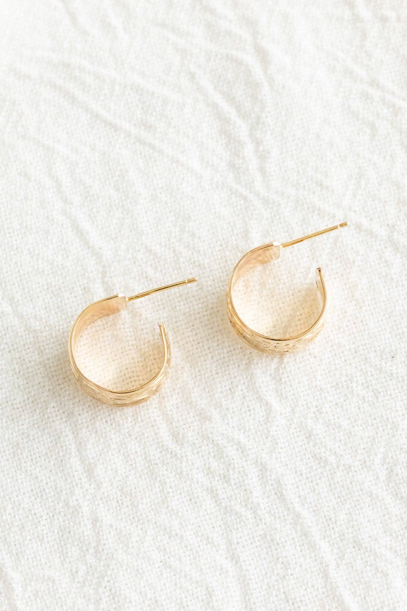 Mini Wispy Chunky Hoops
