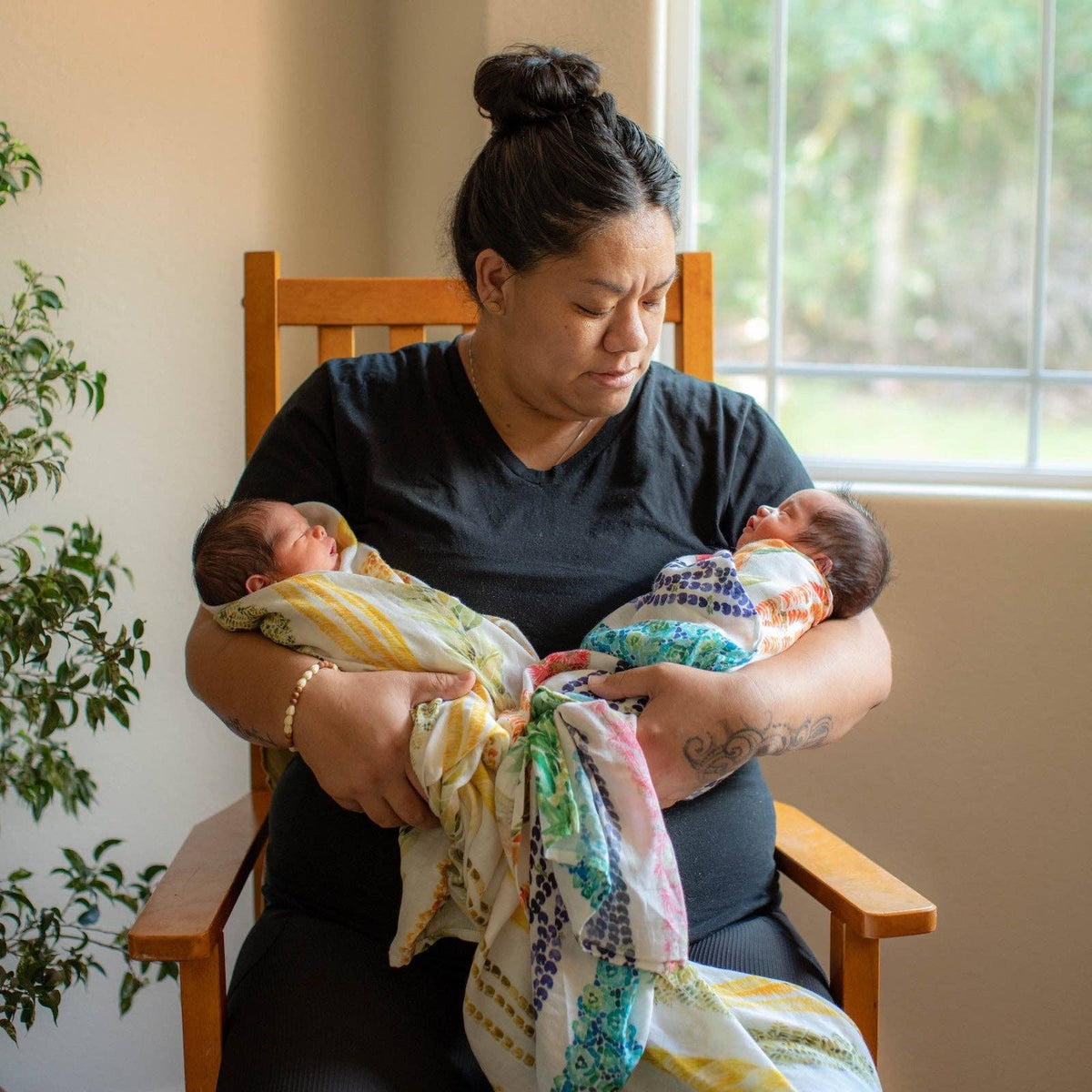 Lei Ānuenue Kapa Moe - Swaddle