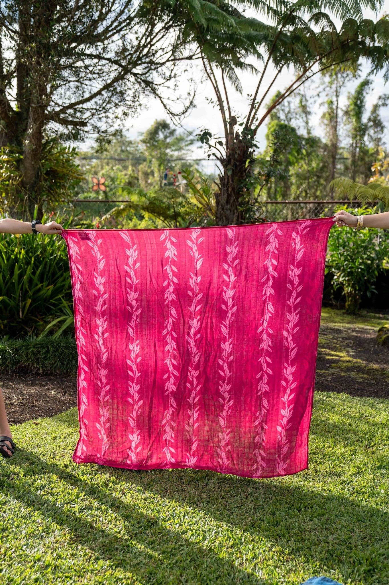 Pink Pakalana Strands Kapa Moe - Hawaiian Bamboo Swaddle