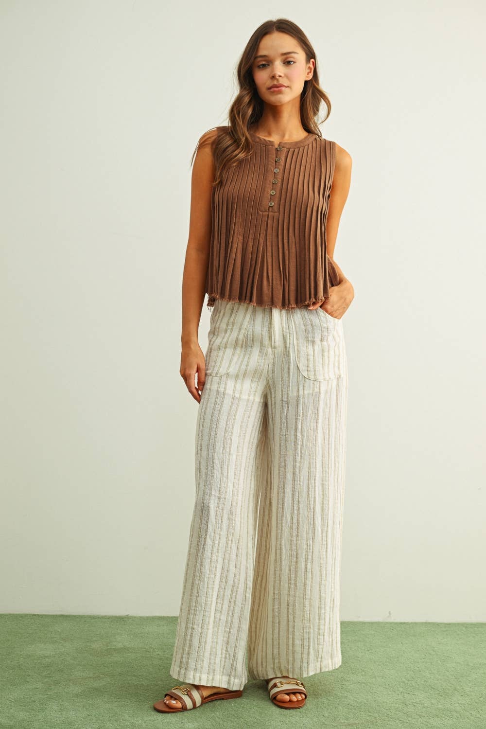 BUTTON FRONT SLEEVELESS TOP