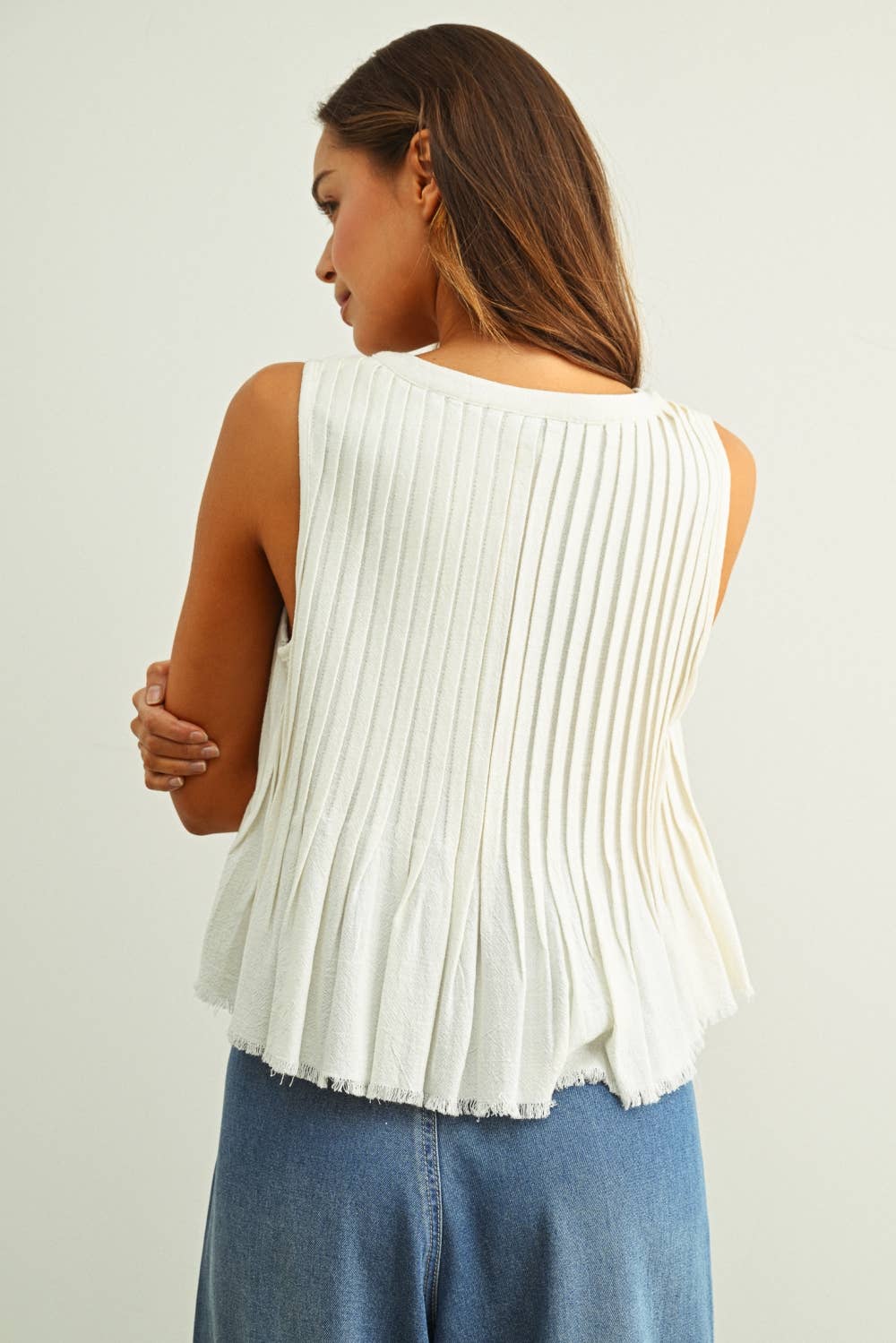 BUTTON FRONT SLEEVELESS TOP