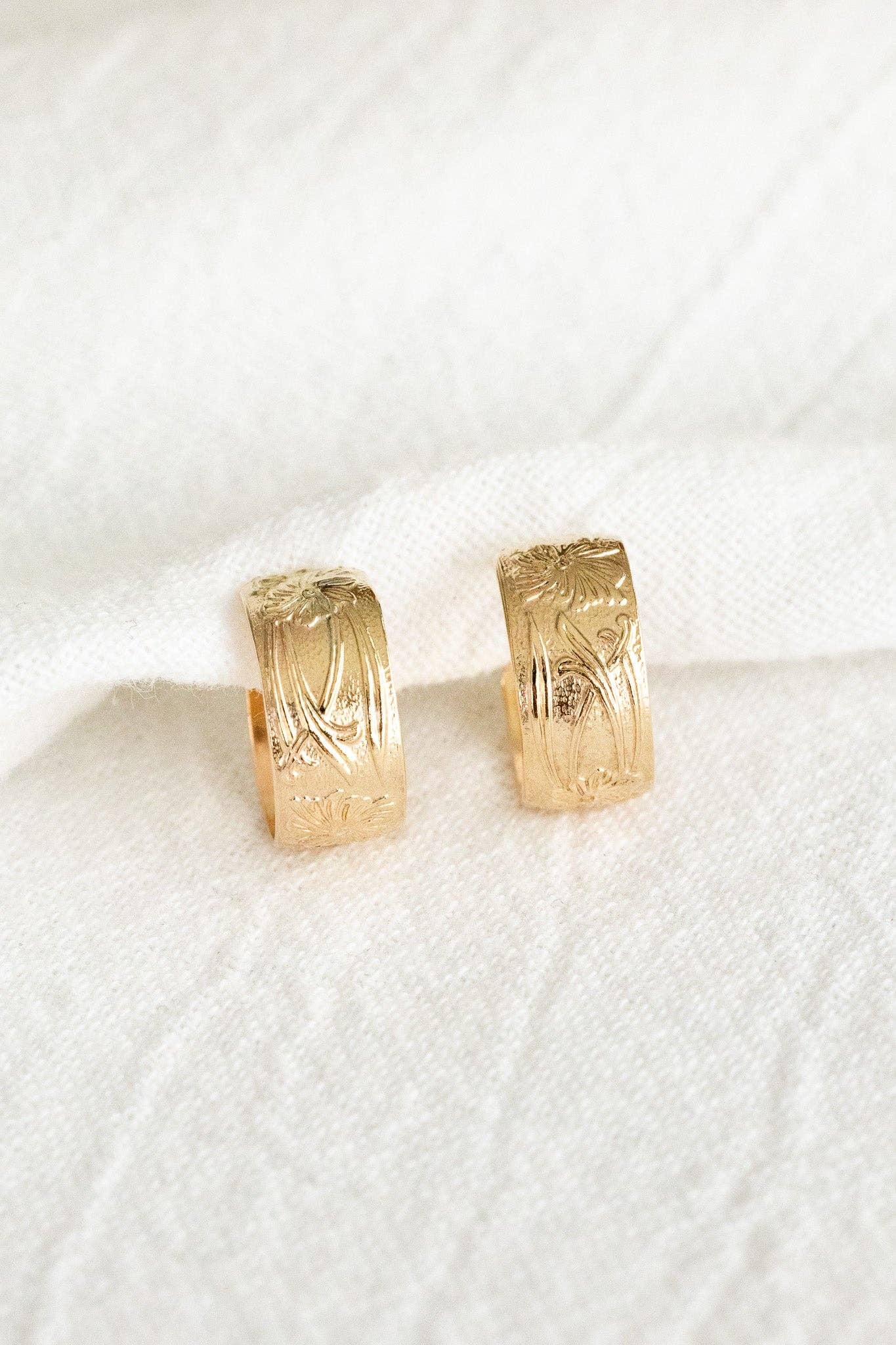 Mini Wispy Chunky Hoops
