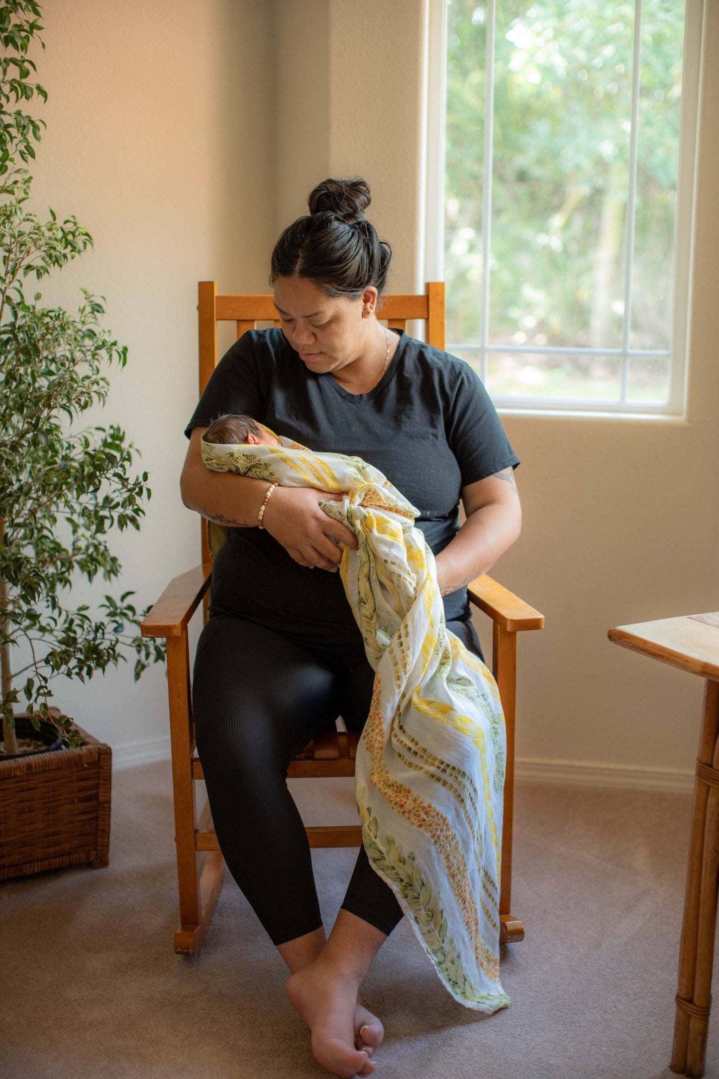 Lei Alaula Kula Kapa Moe - Hawaiian Bamboo Swaddle