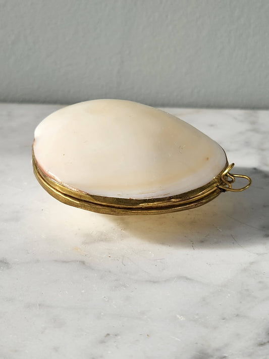 Mini Clam Trinket Coin Purse