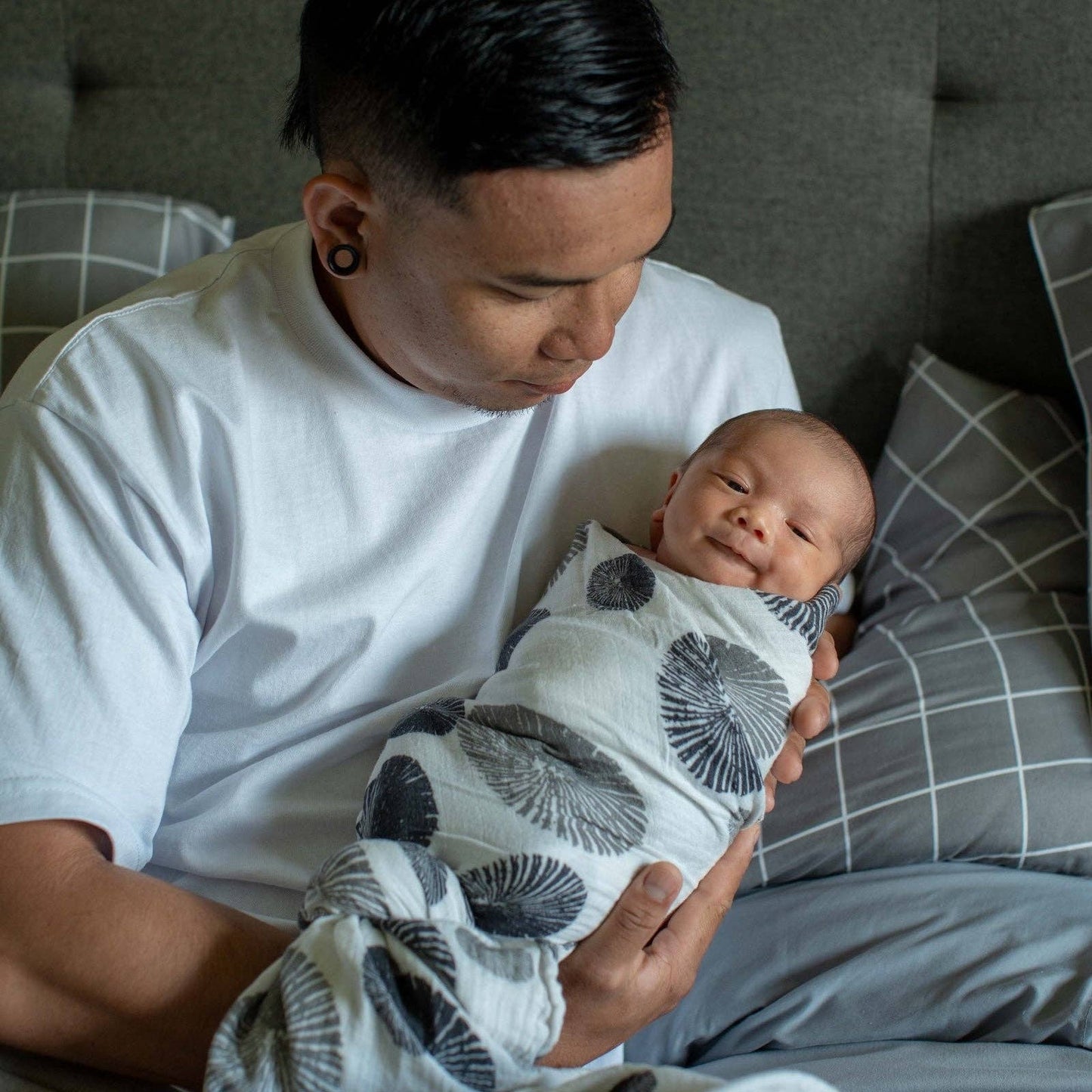 BW ʻOpihi Kapa Moe - Hawaiian Bamboo Swaddle Blanket