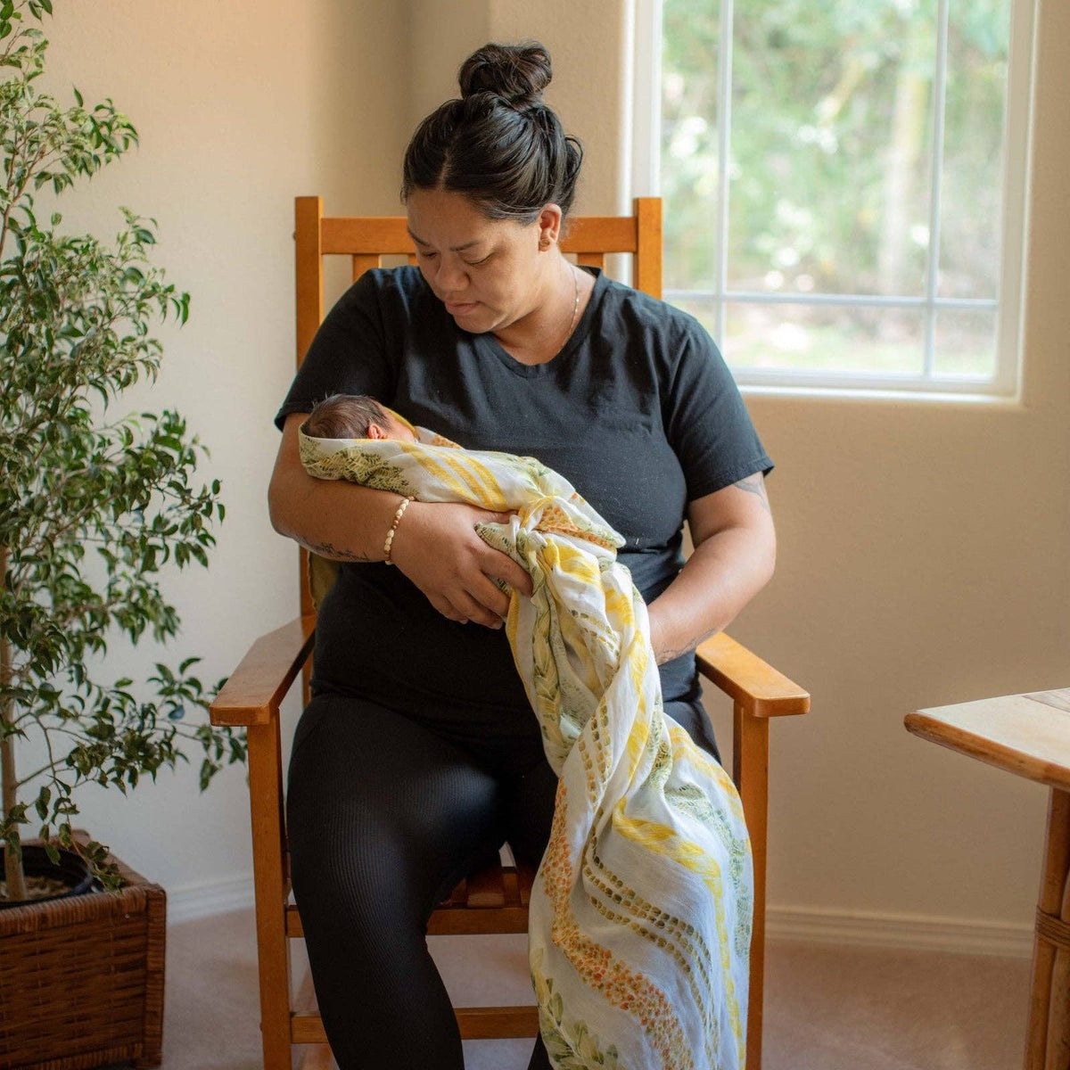 Lei Alaula Kula Kapa Moe - Swaddle