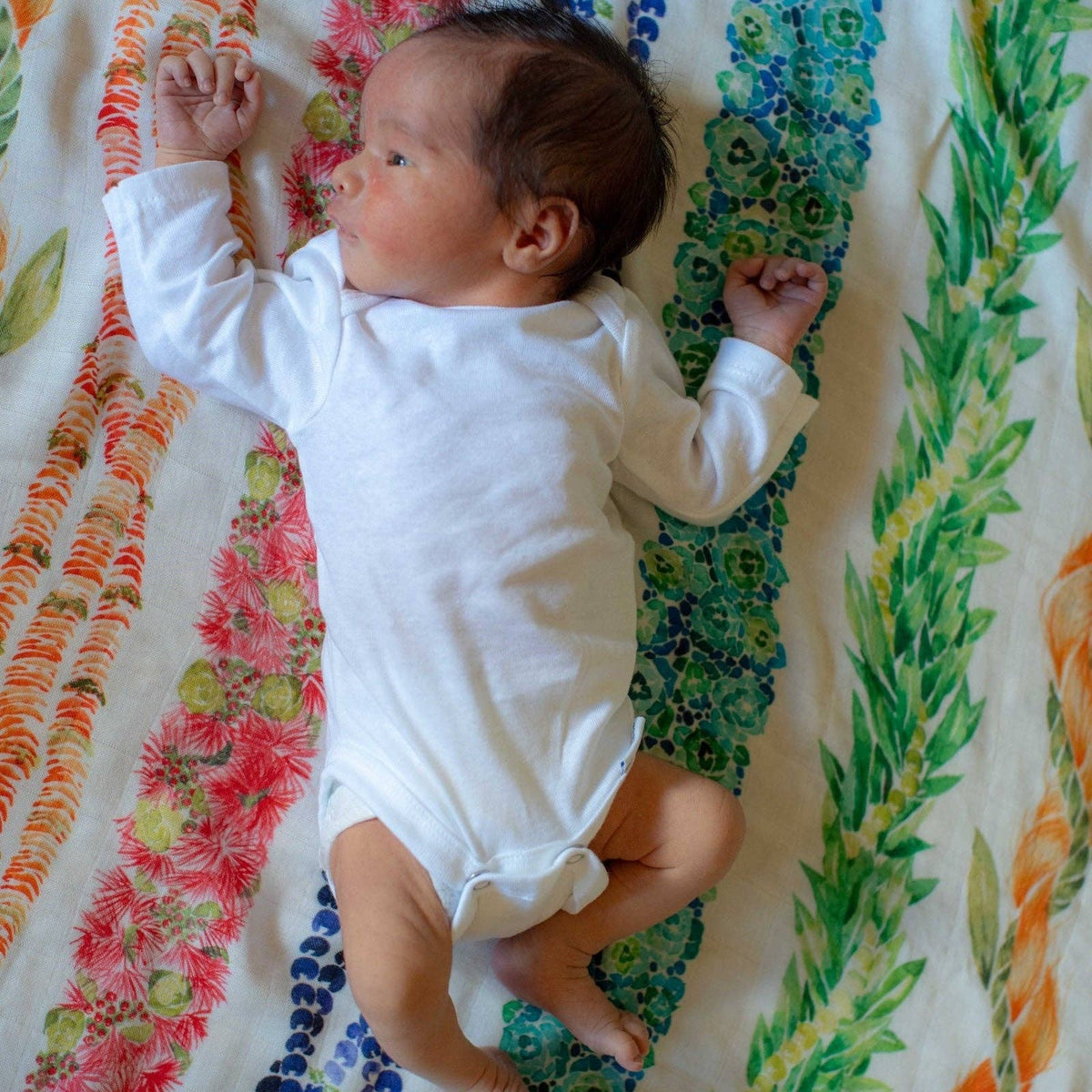 Lei Ānuenue Kapa Moe - Swaddle