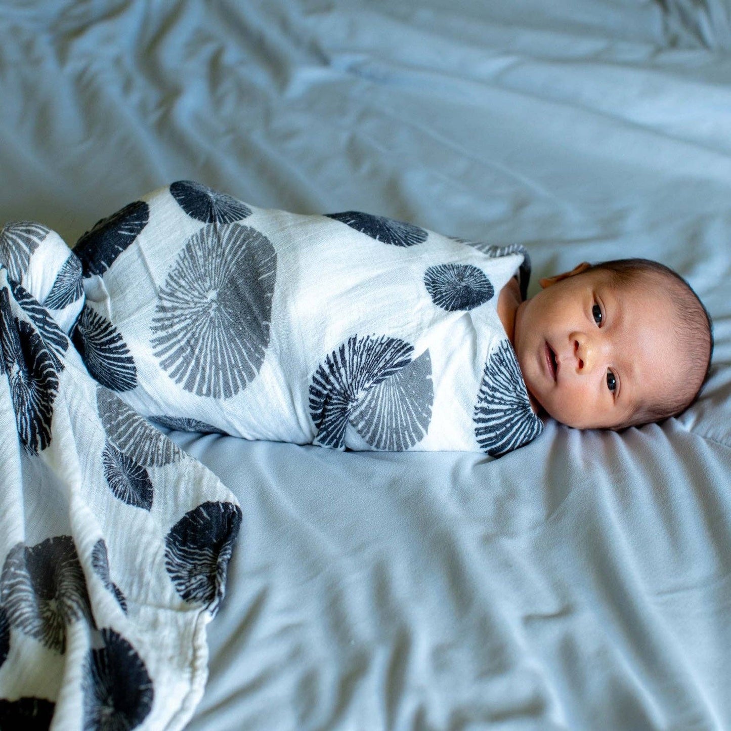 BW ʻOpihi Kapa Moe - Hawaiian Bamboo Swaddle Blanket