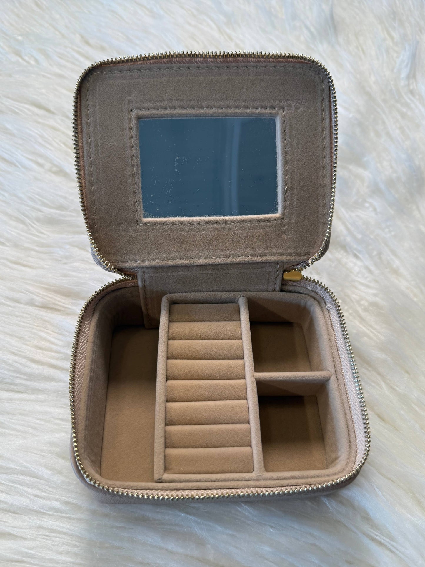 Kuuipo jewelry case