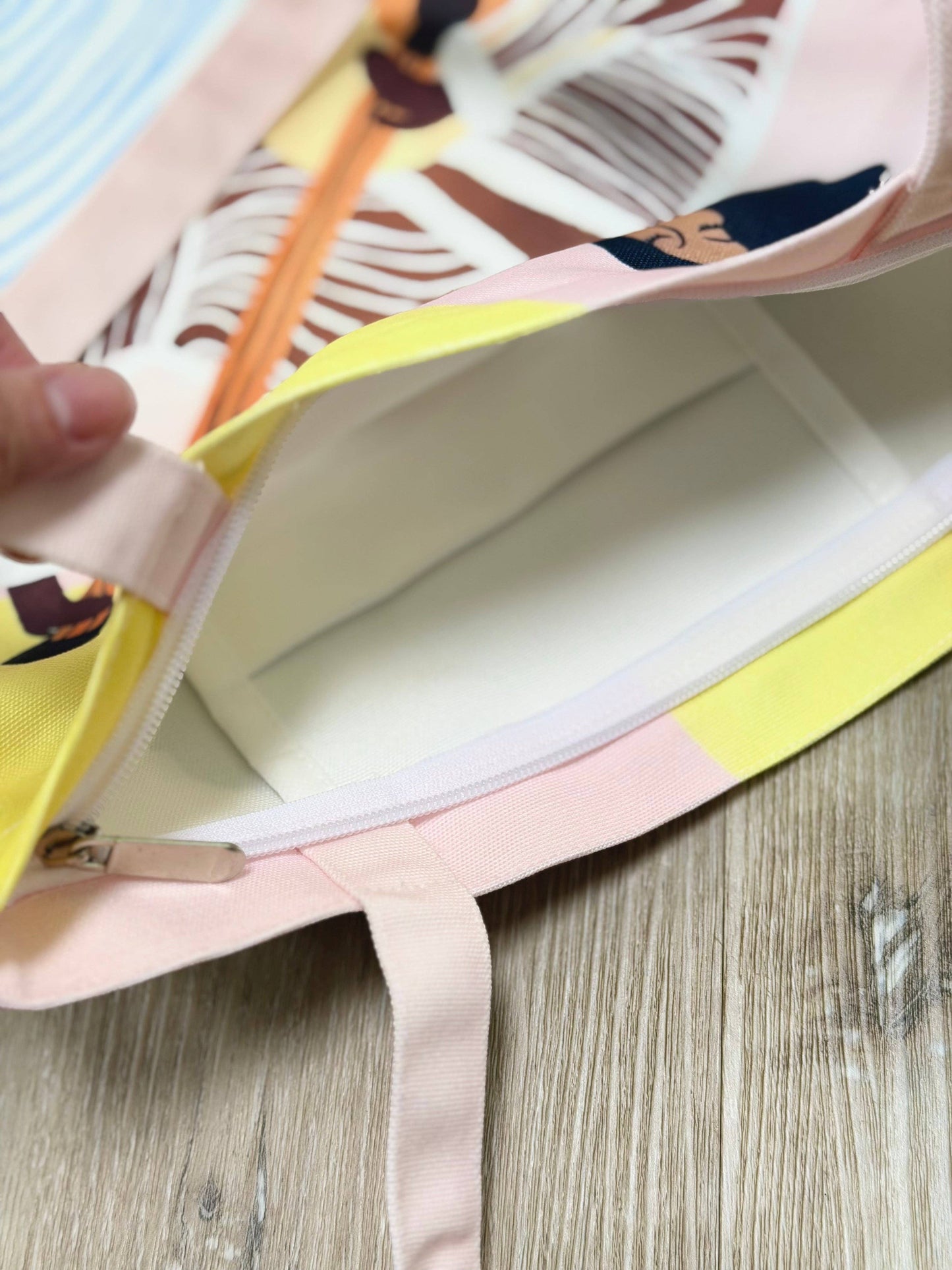 "Ukulele Girl" Tote Bag – Inspired by Hawaii 🌊