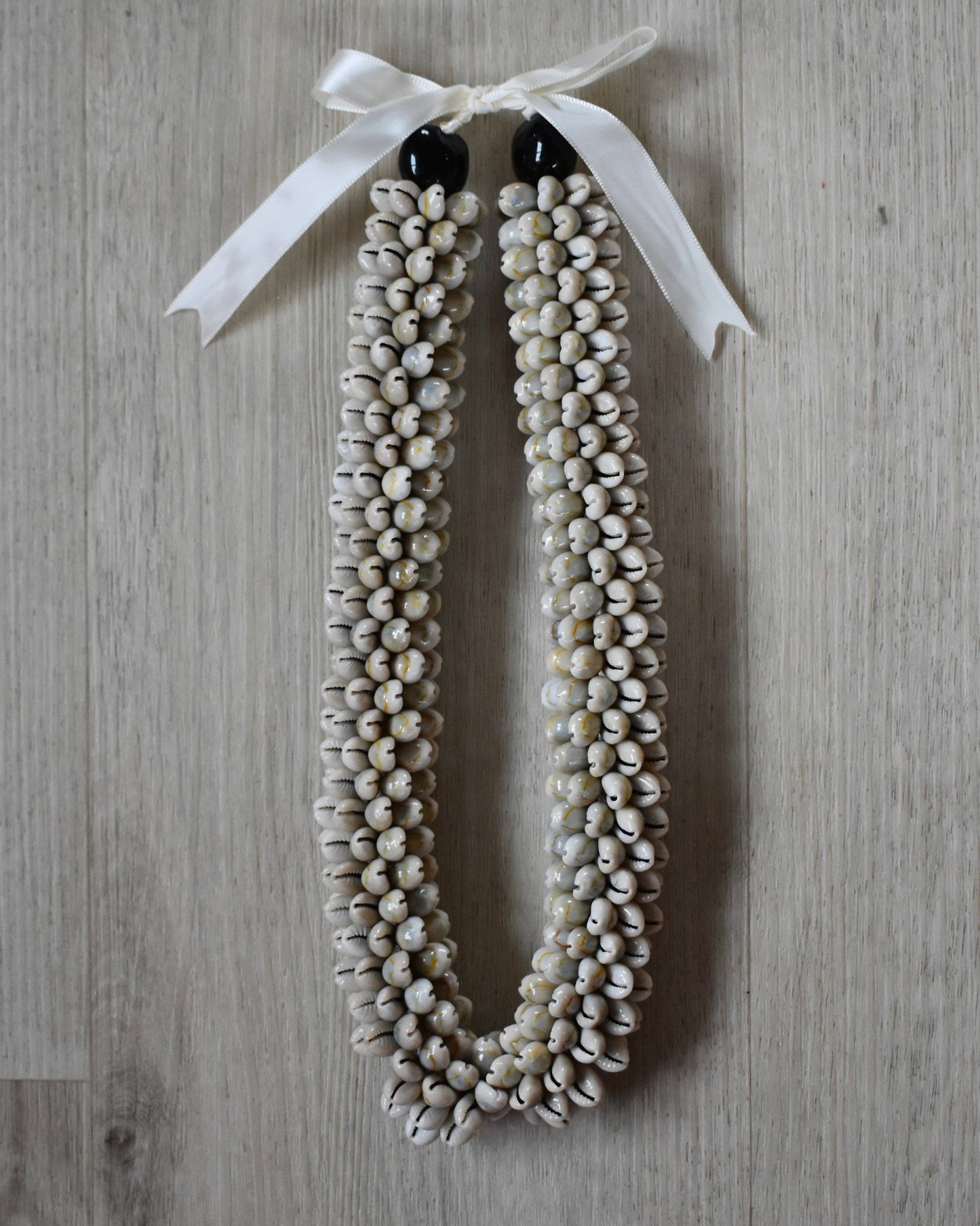 Chunky Grey Cowrie Shell Lei
