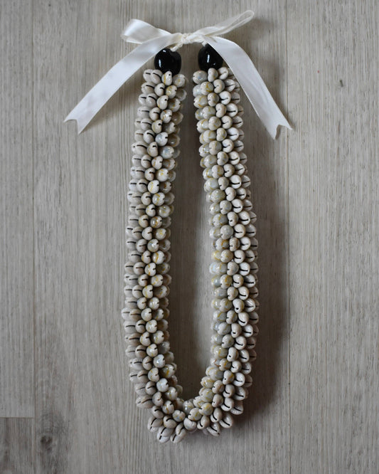 Chunky Grey Cowrie Shell Lei