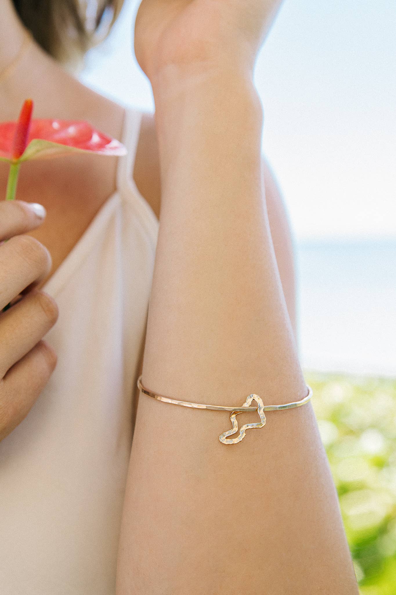 Maui Petite Silhouette bangle