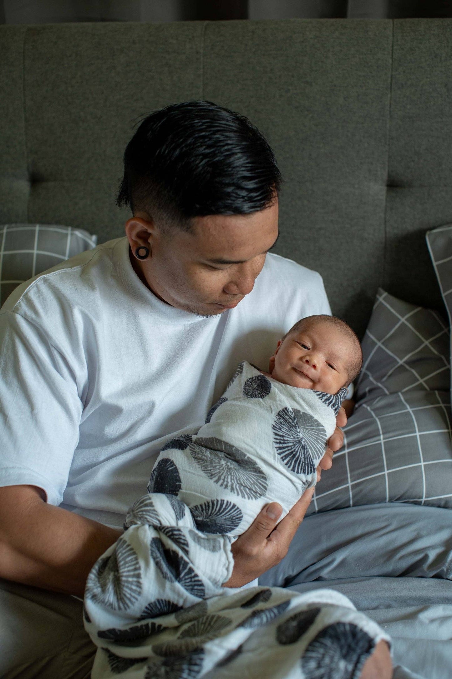 BW ʻOpihi Kapa Moe - Hawaiian Bamboo Swaddle