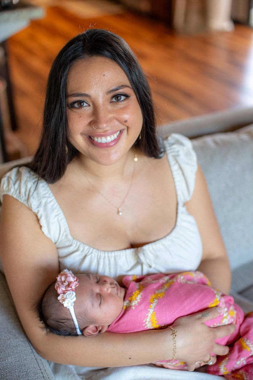 Lei Lokelani Kapa Moe - Hawaiian Bamboo Swaddle Blanket