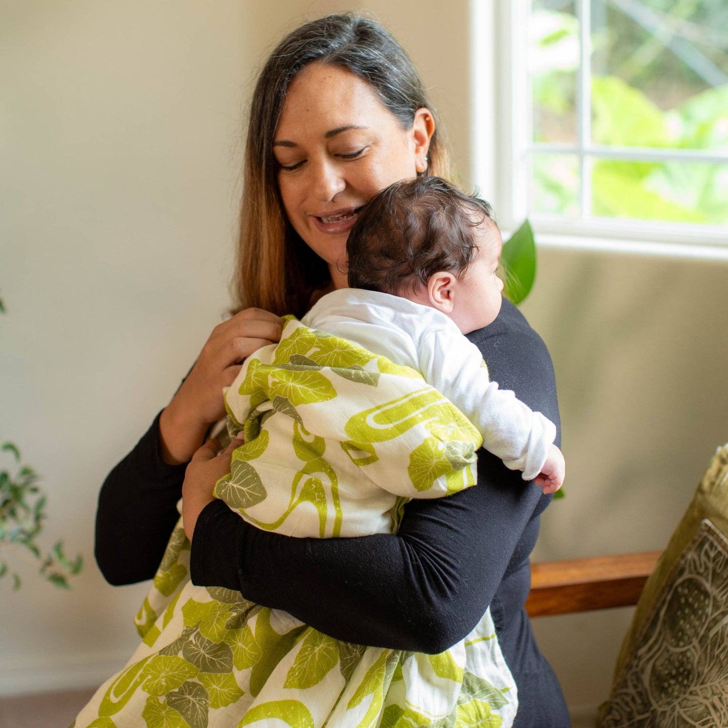 Hawaiian Loʻi Ao Kapa Moe - Hawaiian Bamboo Swaddle Blanket