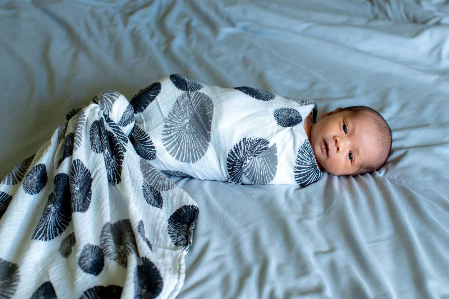 BW ʻOpihi Kapa Moe - Hawaiian Bamboo Swaddle