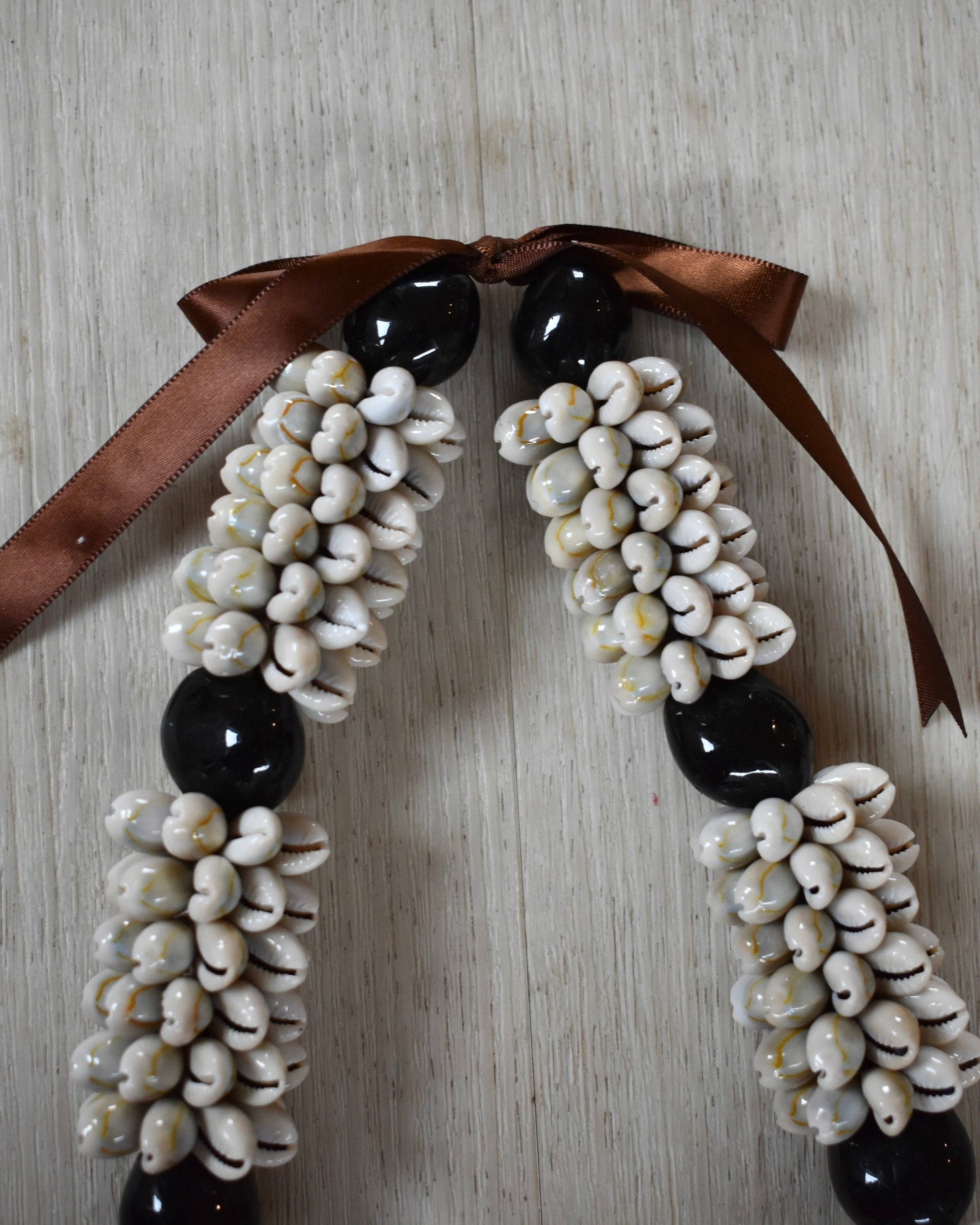 Grey Chunky Cowrie + Black Kukui Nut Shell Lei