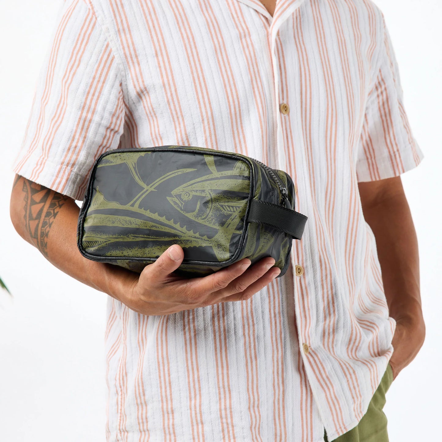 Ahi- Olive/Black