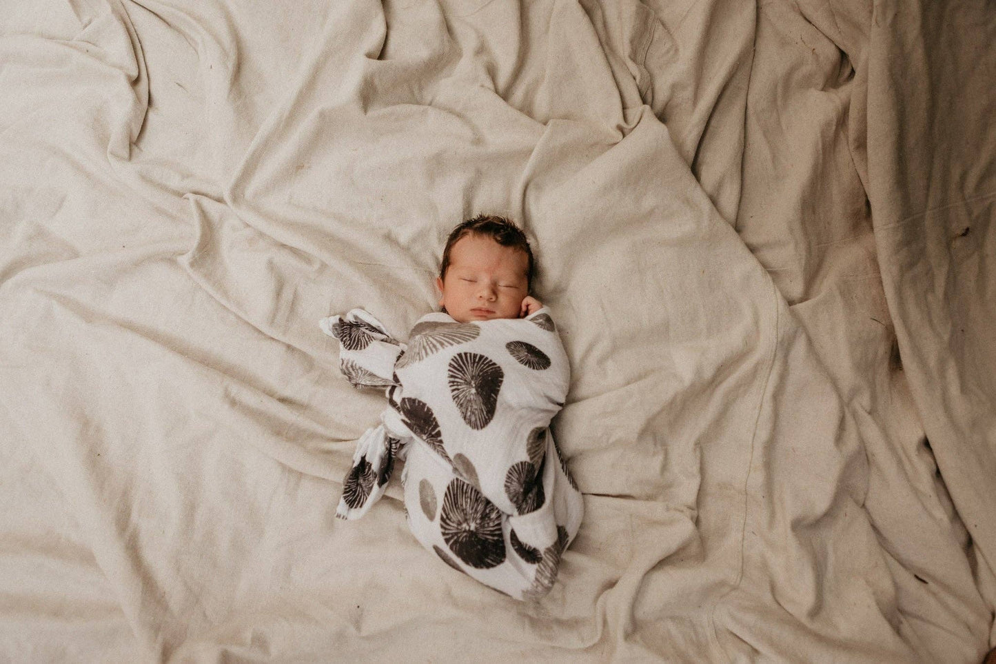 BW ʻOpihi Kapa Moe - Hawaiian Bamboo Swaddle