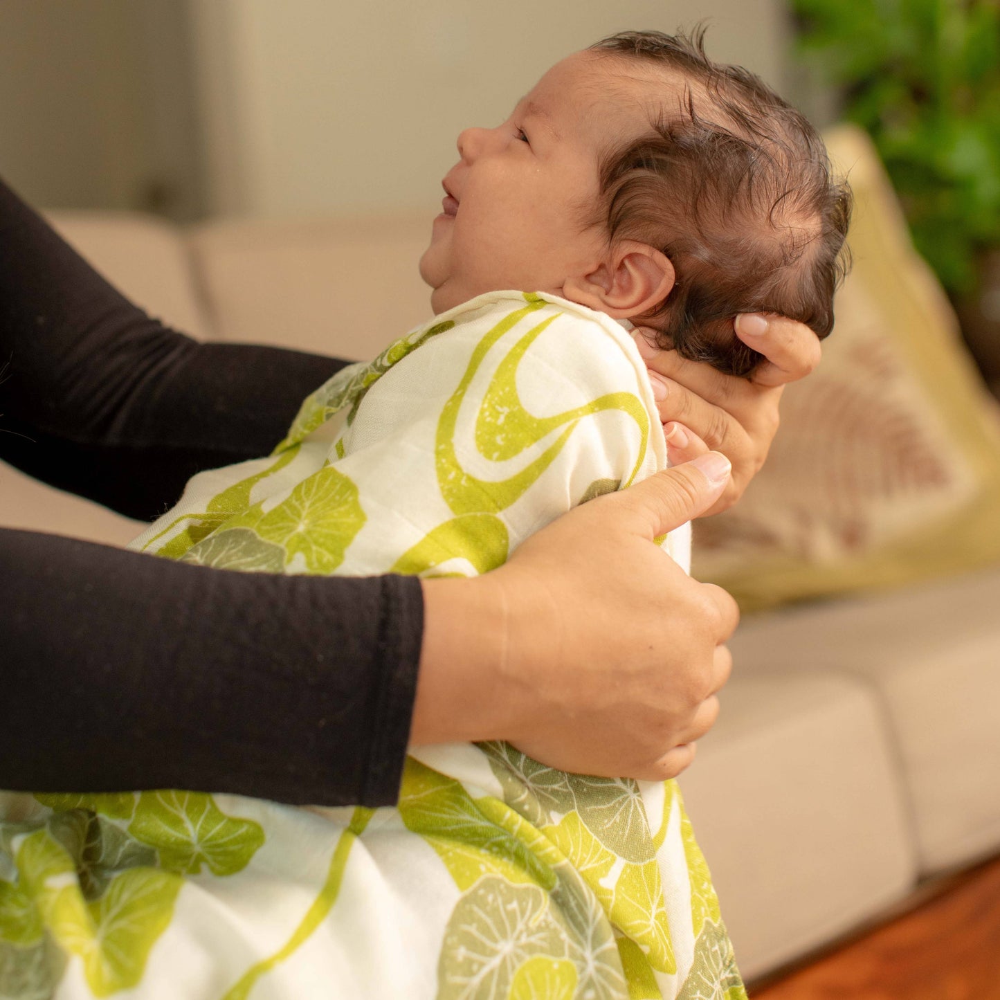 Hawaiian Loʻi Ao Kapa Moe - Hawaiian Bamboo Swaddle Blanket