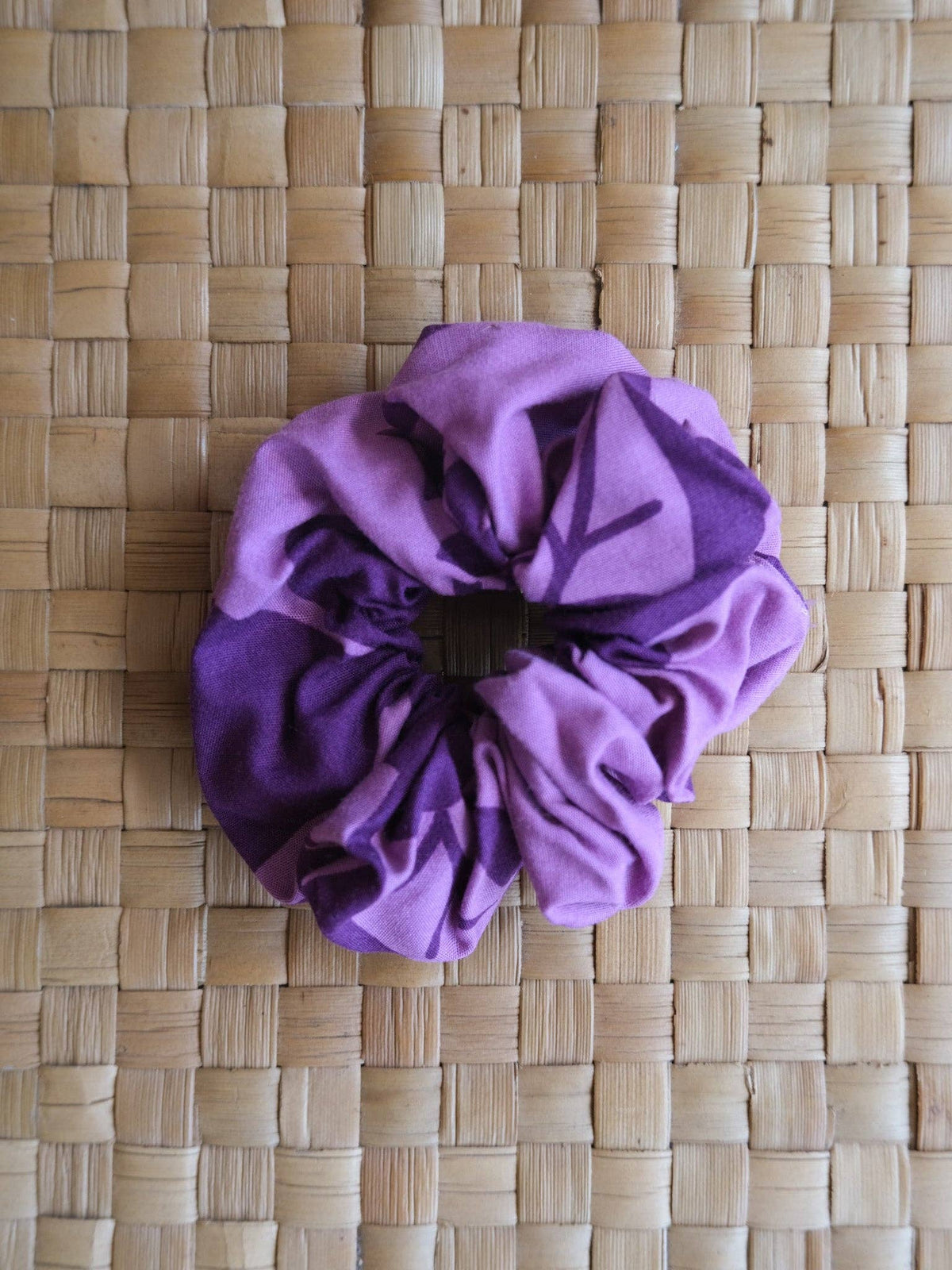 Kūlua Scrunchie