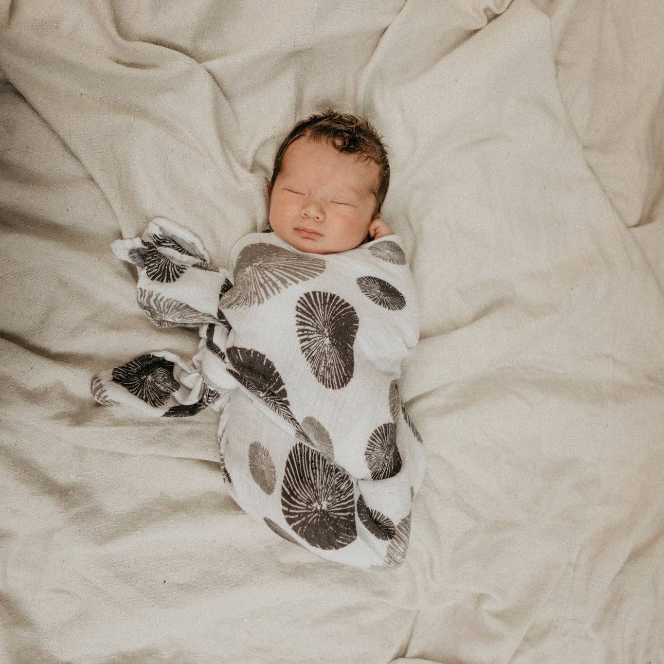 BW ʻOpihi Kapa Moe - Hawaiian Bamboo Swaddle Blanket