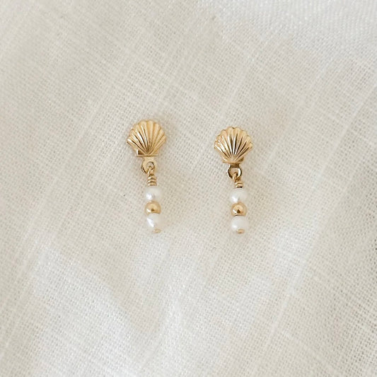 Pearly shell studs
