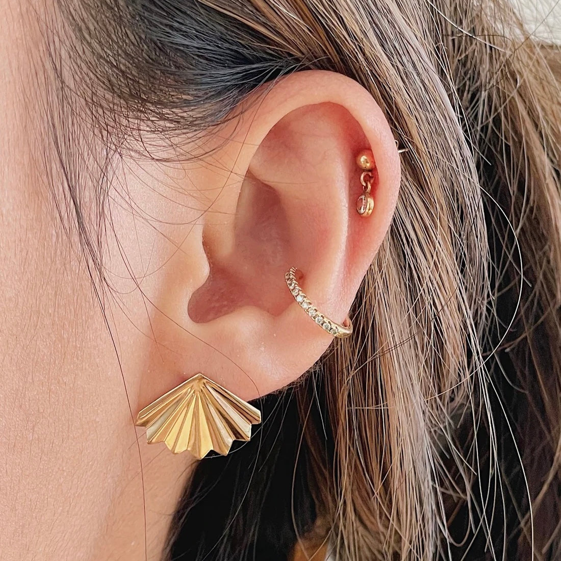 Fan earrings